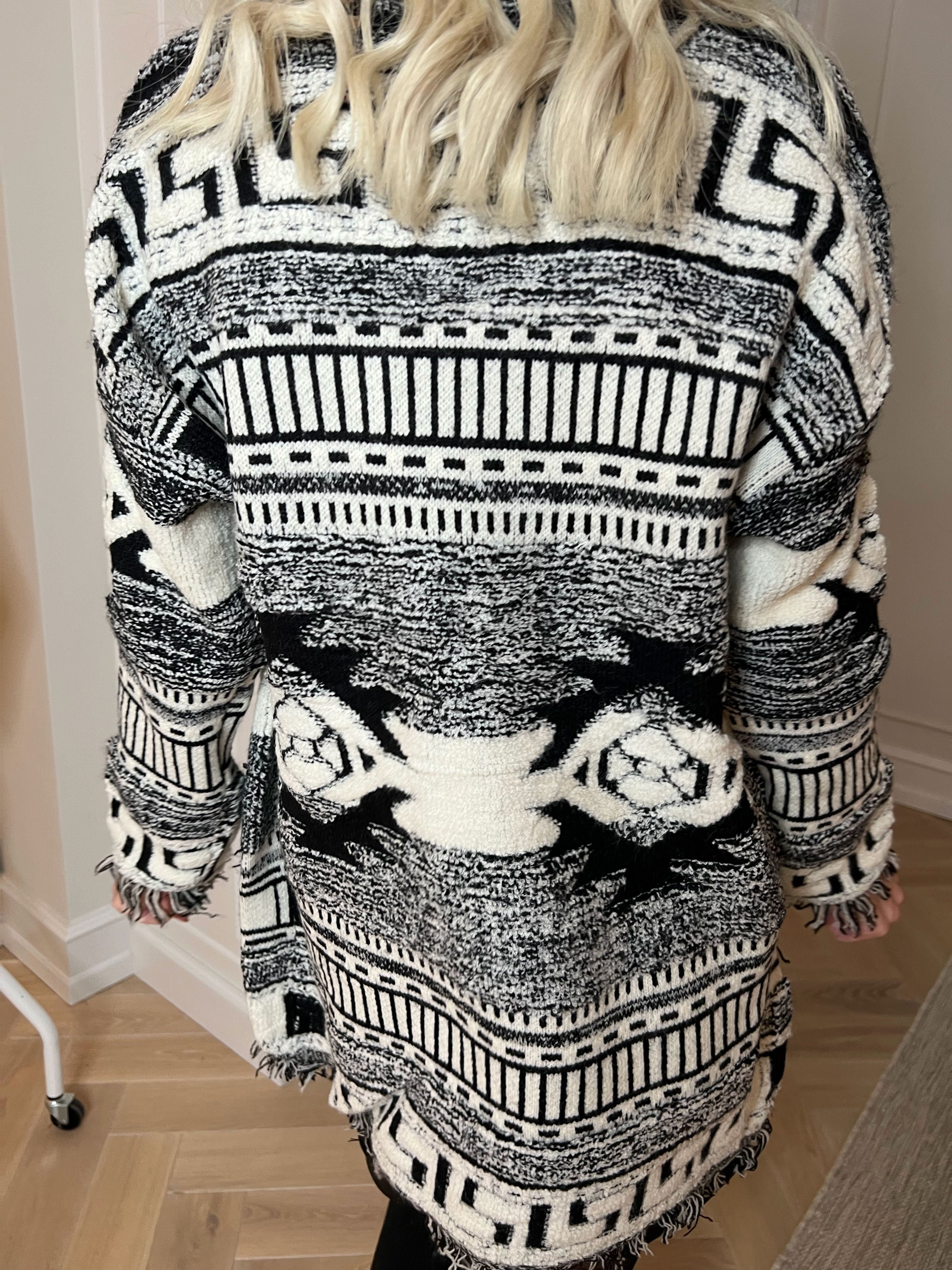 Sannie - Blød cardigan med flot mønster